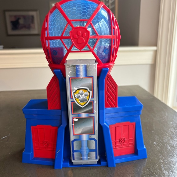 PAW Patrol Micro Movers Movie City Tower with 7 Exclusive Roller Toy Figures - Picture 4 of 5